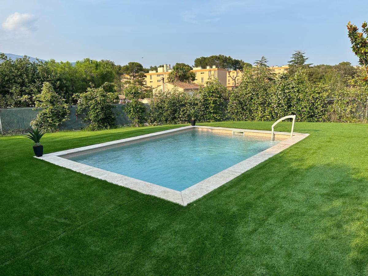 Petite Maisonette Adossee Mais Independante Avec Piscine Villa Peymeinade Eksteriør billede