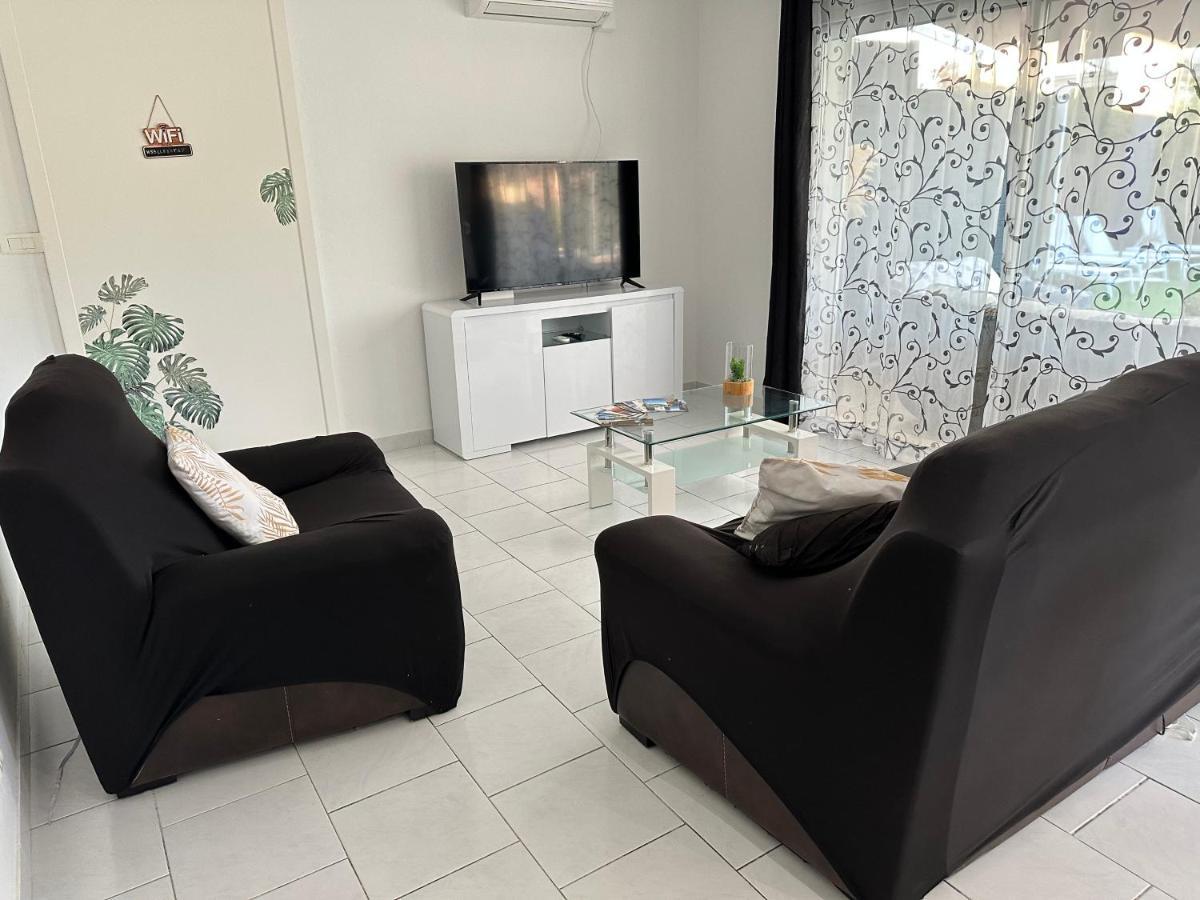 Petite Maisonette Adossee Mais Independante Avec Piscine Villa Peymeinade Eksteriør billede
