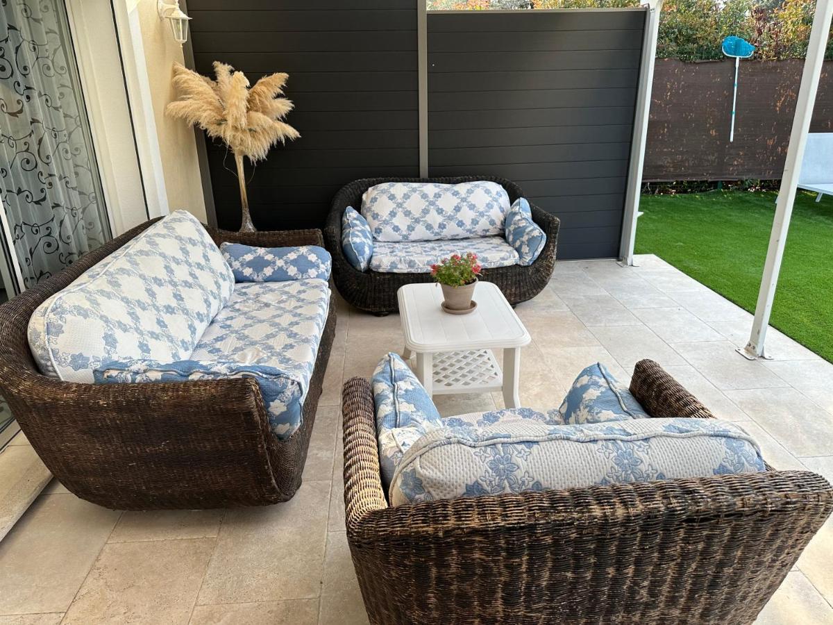 Petite Maisonette Adossee Mais Independante Avec Piscine Villa Peymeinade Eksteriør billede